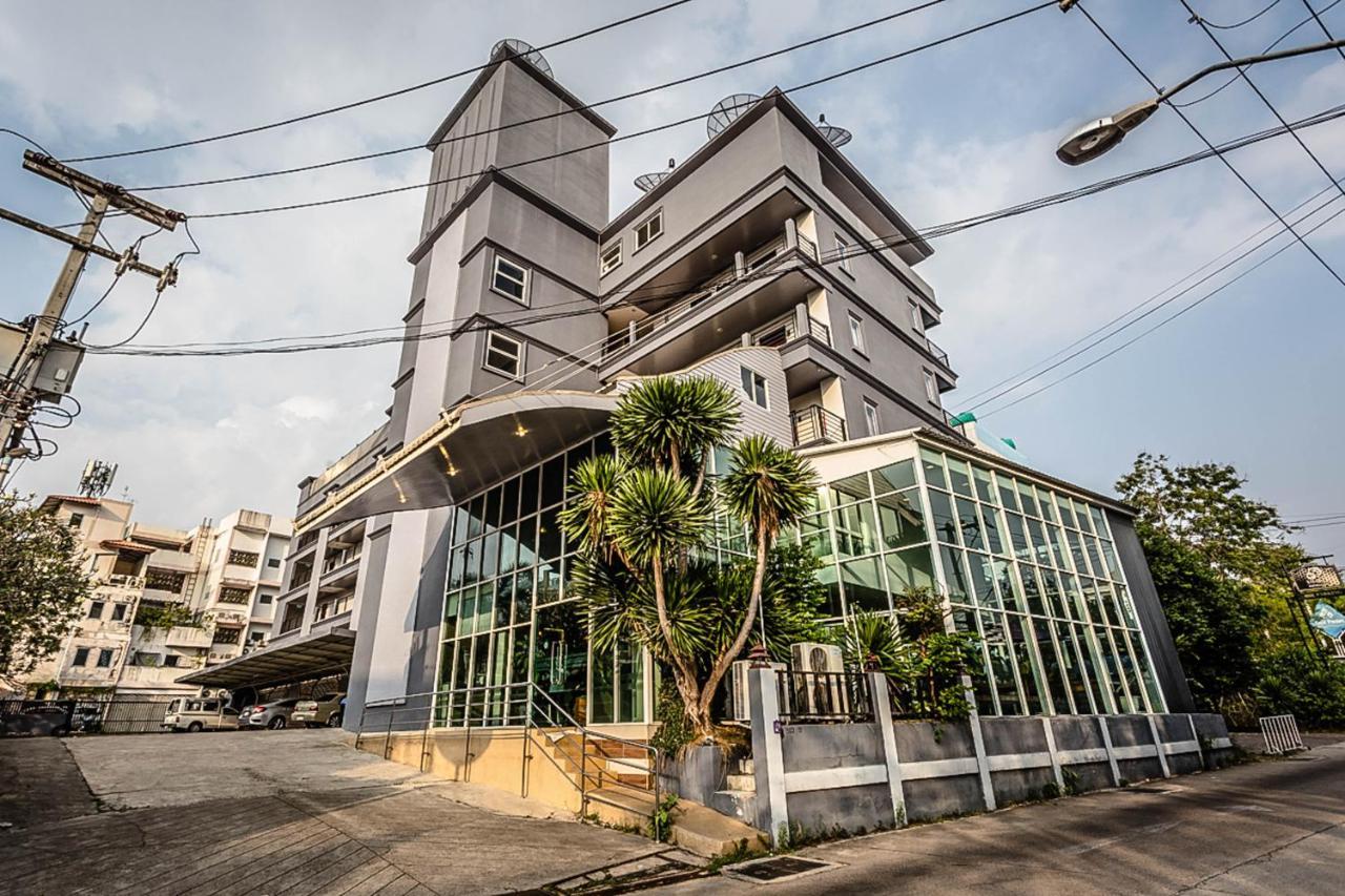 Embryo Hotel Pattaya Exterior photo